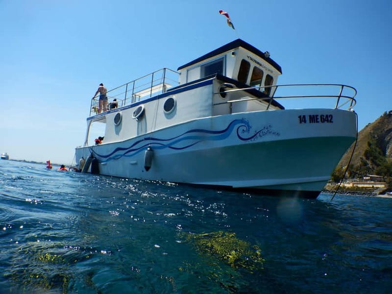 Mini-cruise Isola bella with snorkeling from Giardini Naxos - Meeting at Giardini Naxos Harbour