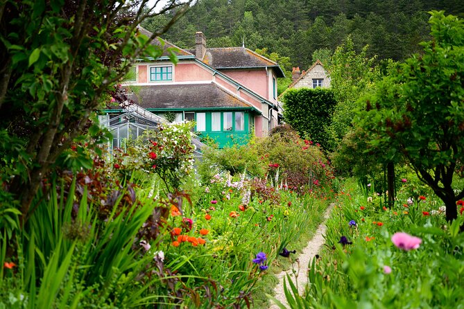 Monet's House and Garden & Giverny Village - A Short Walk Through Giverny Village