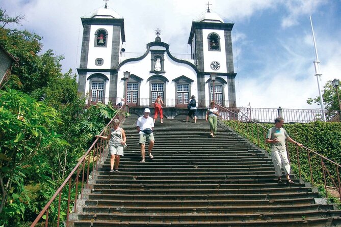 Monte Palace Tropical Garden tour with Cable Car - Pickup, group size, and communication