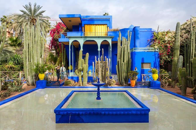 Monuments,Gardens and Special Shopping - Bahia Palace and Badii Palace