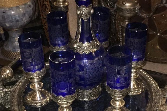 Monuments,Gardens and Special Shopping - Entering the Smarine souk