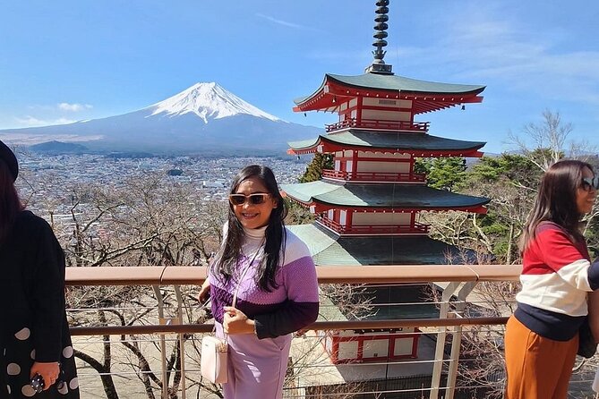 Mt. Fuji Day Trip from Tokyo with English Speaking Driver Guide - Oshino Hakkai adds an old-village stop