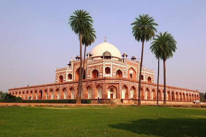 Mughal Heritage Tour Including Lodhi Garden, Humayun Tomb and Akshardham Temple - Sai Baba Temple: a short spiritual opening