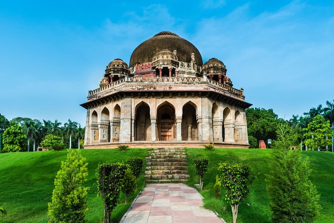 Mughal Heritage Tour Including Lodhi Garden, Humayun Tomb and Akshardham Temple - Lodhi Garden: Delhi’s quiet break from traffic
