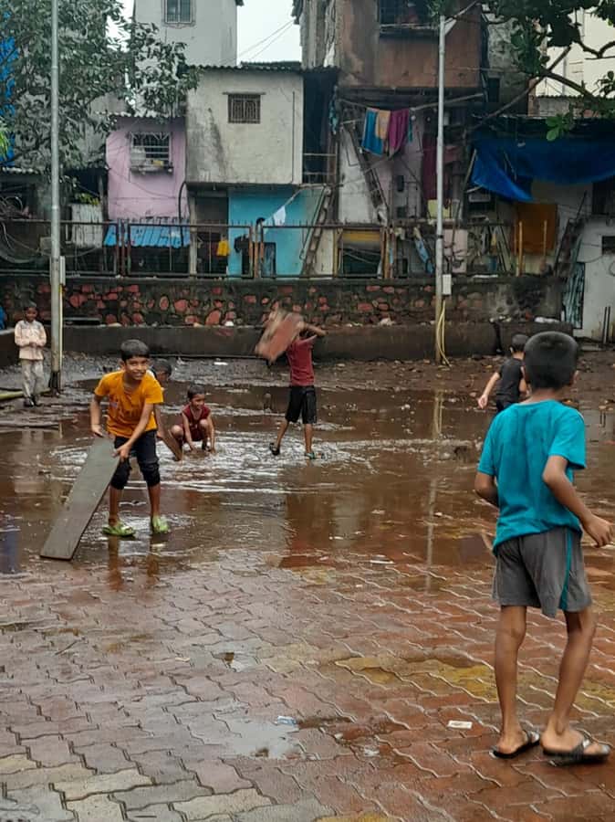 Mumbai:Dhobi Ghat Laundry,Dharavi Slum & Flower market Tour - Should you book this Mumbai tour?
