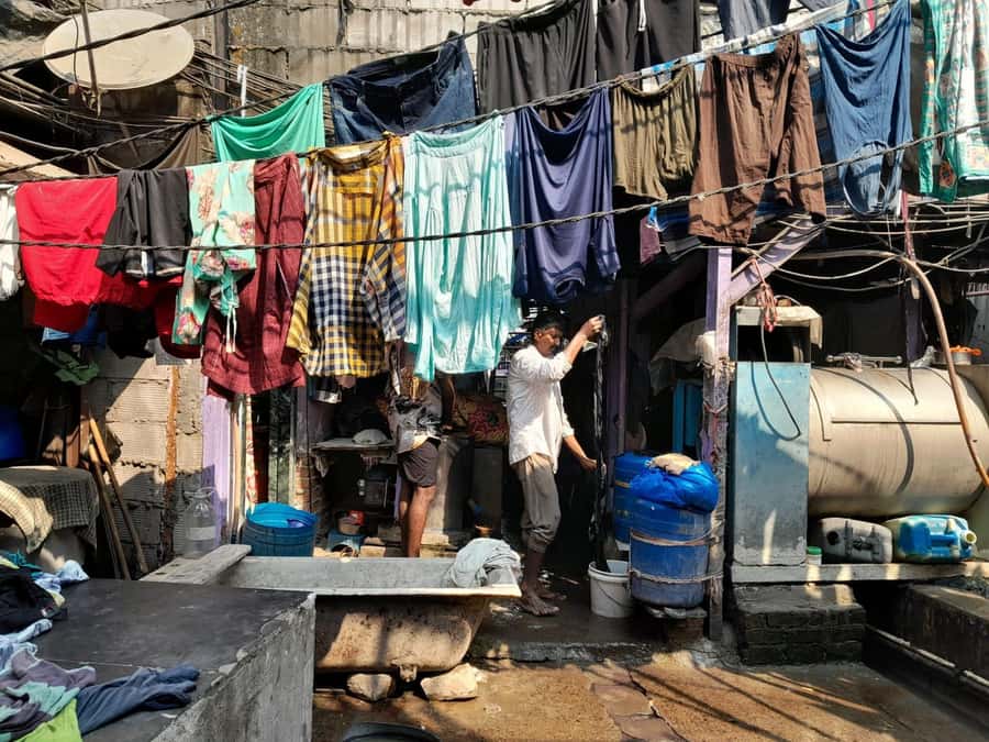 Mumbai:Dhobi Ghat Laundry,Dharavi Slum & Flower market Tour - A flower market filled with color and scent