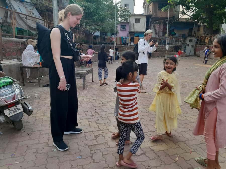 Mumbai:Dhobi Ghat Laundry,Dharavi Slum & Flower market Tour - Dhobi Ghat and the work behind Mumbai’s clean clothes