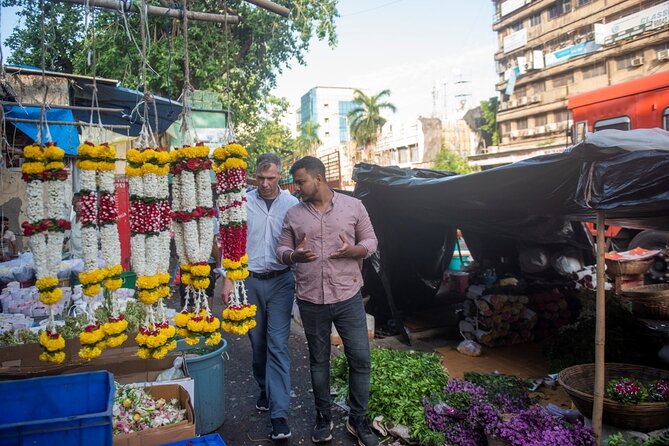 Mumbai Morning Market Tour of Flowers, Fish, and More - Dadar Flower Market: the most colorful final stop