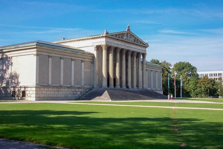 Munich: Old Town Walking Tour - Which guide style suits this tour?