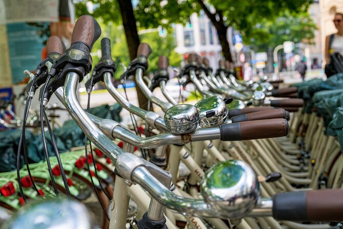 Munich Private City Bike Tour and English Garden - From Marienplatz to a different side of Munich