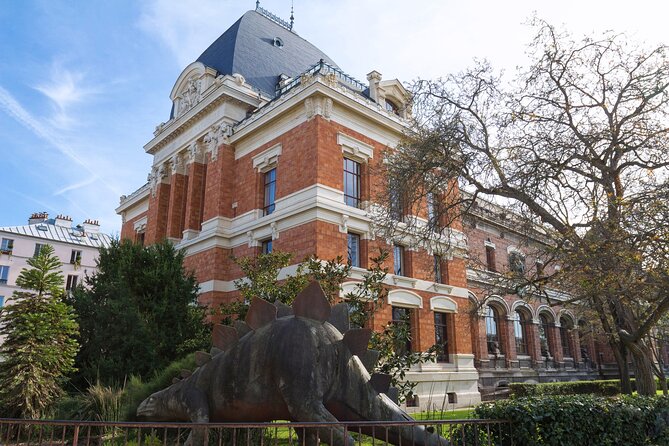Museum of Natural History, Jardin des Plantes Tour Paris - Adding fossils and dinosaurs to the four-hour tour
