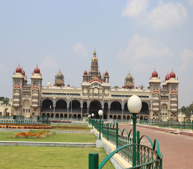 Mysore: 2-Day Palace and Gardens Tour from Bangalore - Gumbaz, the mosque, and Ranganathaswamy Temple