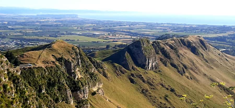 Napier: Art-Deco + Te Mata Peak+ Garden Walk + Wine Tasting - Te Mata Peak and the wide Hawke’s Bay view