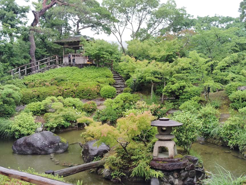 Nara: Yoshikien and Isuien Gardens Tour with Tea Tasting - Matcha in a historic tea house