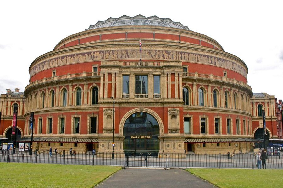 Natural History Museum e Kensington Garden - What the Private Format Adds