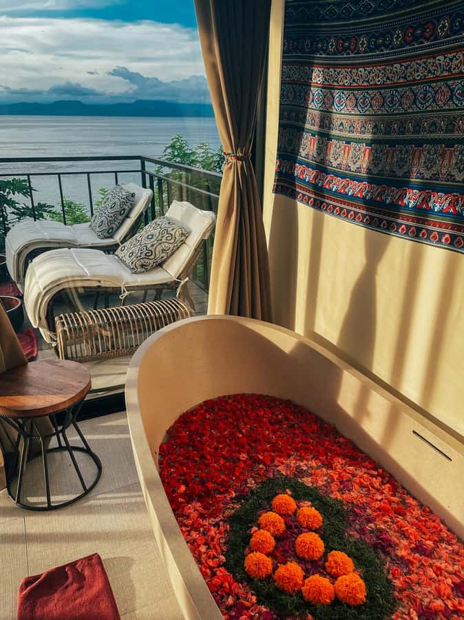 Nusa Penida: Luxury Spa & Flower Bath at Tejas Warnakali - Choosing between Balinese and deep tissue massage