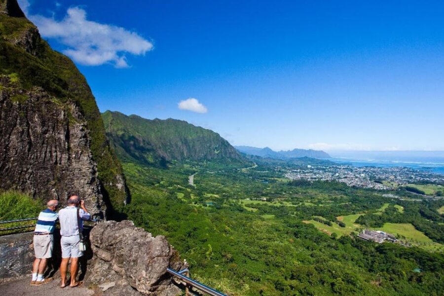 Oahu: Guided Tour of North Shore and Waimea Botanical Garden - Early pickup from Waikiki