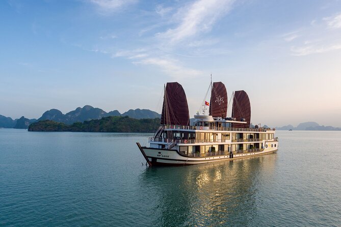 Orchid Trendy Cruises 2Days/1 Night 5 Star Cruises - Why two bays make this cruise worth considering