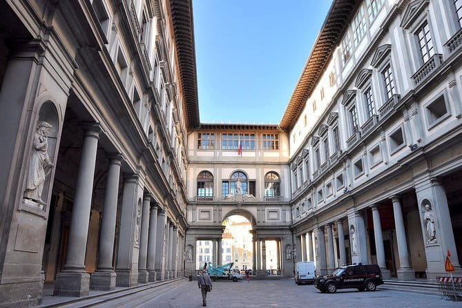Palazzo Vecchio, Palazzo Pitti and Boboli gardens private tour - What a private guide adds