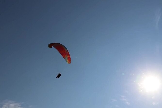 Paragliding flight over the Gardens of Ninfa - The flight video gives you something to keep
