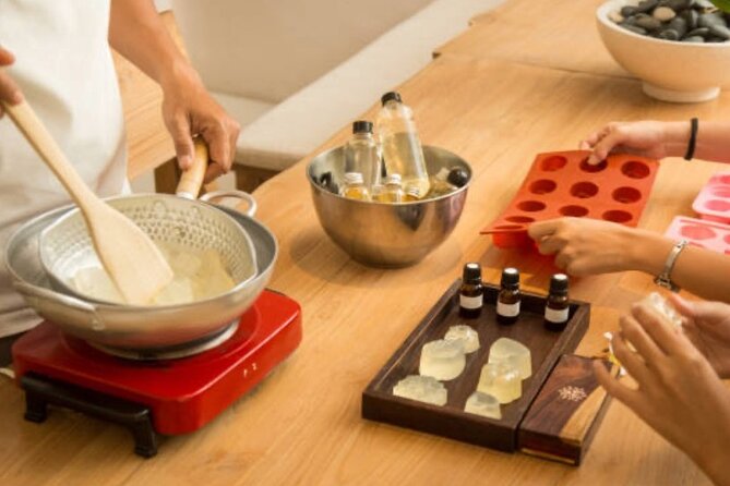 Paris 1e: Botanical Handmade Soap Workshop (Melt and pour soap) - Key points before you book