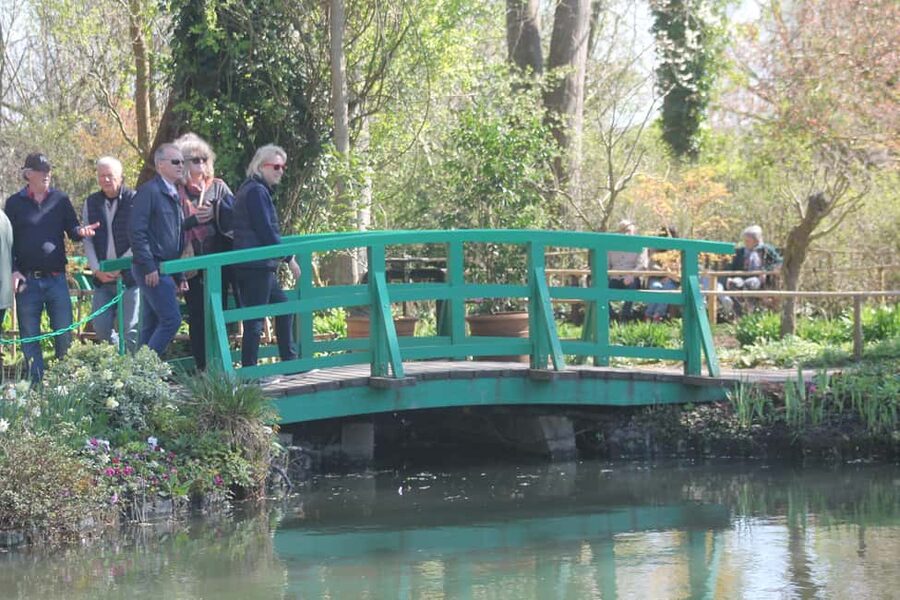 Paris: Giverny Gardens Day Trip with Professional Tour Guide - Walking through Monet’s house and studio