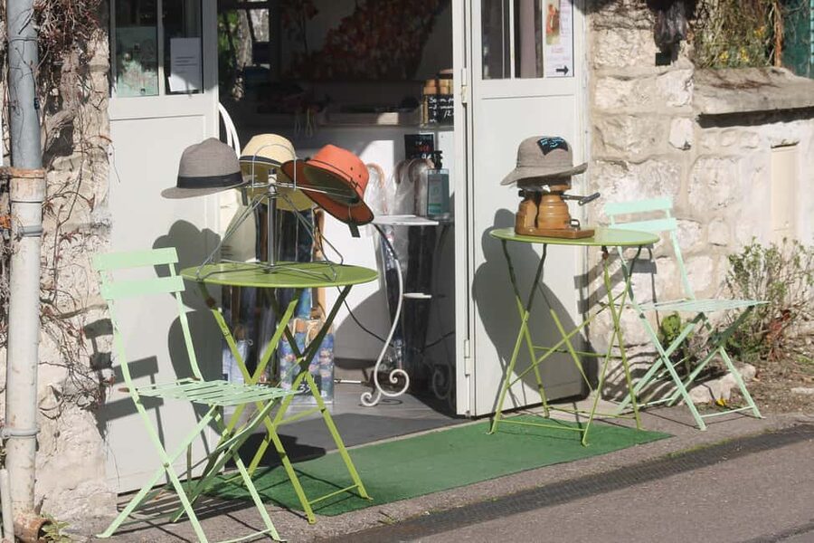 Paris: Giverny Gardens Day Trip with Professional Tour Guide - From 63 Av. Hoche to the Normandy countryside