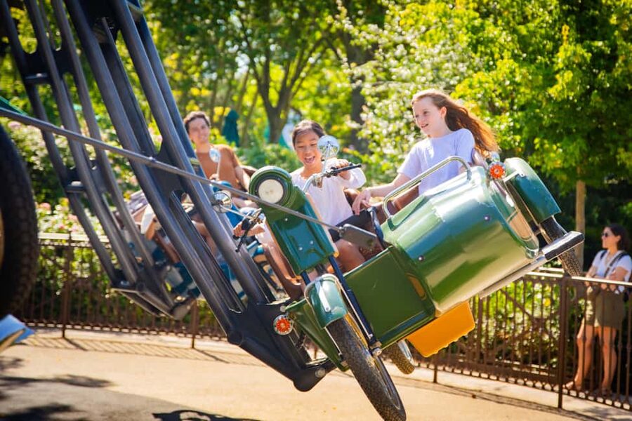 Paris: Jardin d'Acclimatation 1-Day Unlimited Pass - The most important warning: operating days