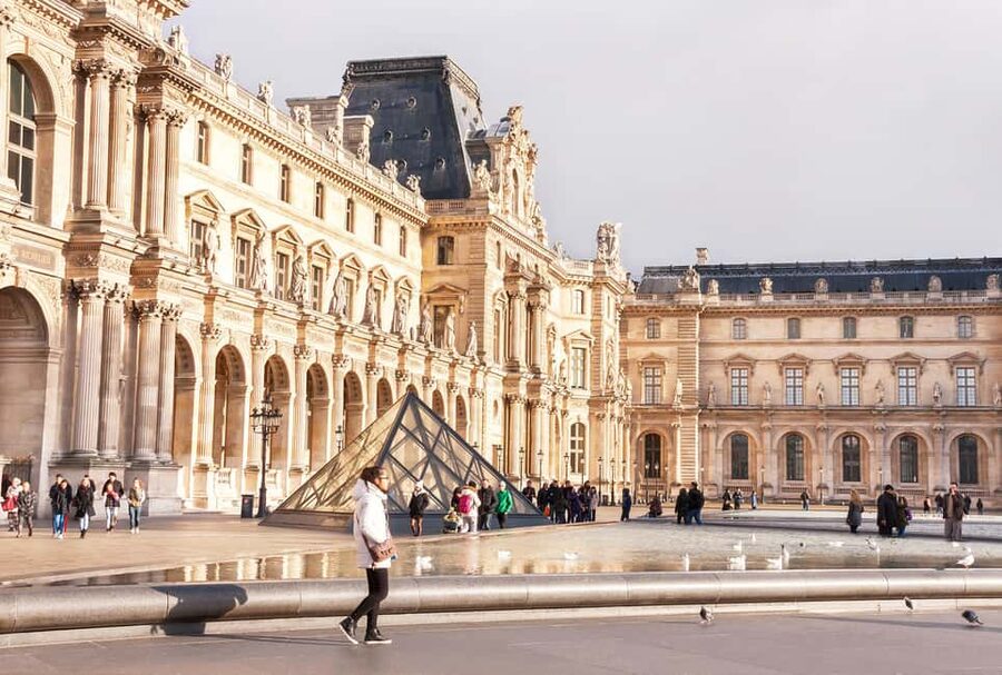 Paris: Louvre Museum Entry Ticket and Garden Walking Tour - Why Start Outside the Louvre?