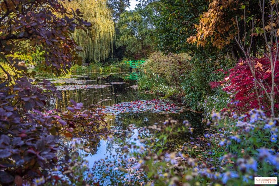 Paris: Transport for visit Giverny Claude Monet 7 peoples - From Paris to Giverny in 90 minutes