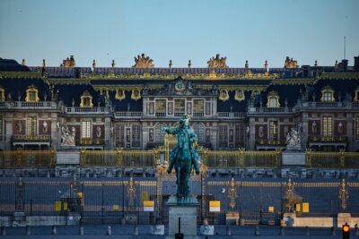 Paris Versailles Guided Tour with Gardens & Trianon Access