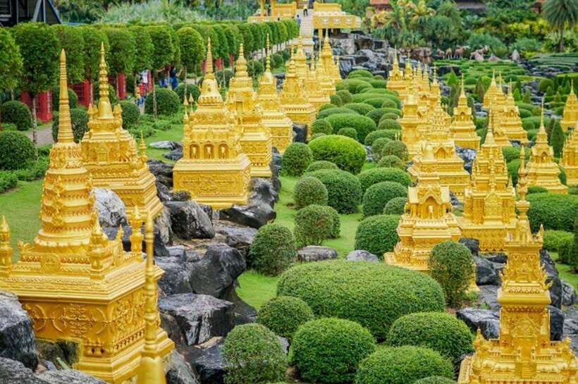 Pattaya: Nong Nooch Tropical Garden Ticket for Foreigners - French formality, tropical color, and ancient cycads