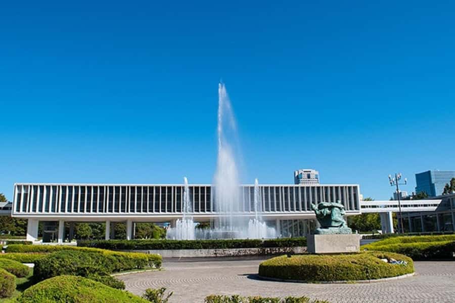 Peace Memorial Park, Hiroshima Castle, & Garden Private Tour - Weather, clothing, and the walking pace