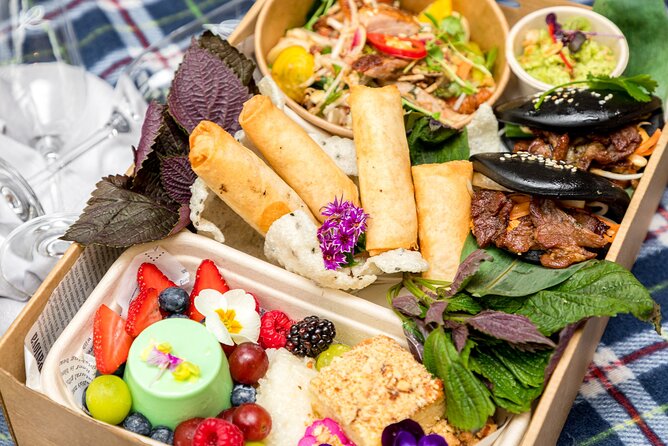Picnic in the Royal Botanic Gardens for 2 - What happens if the weather turns bad