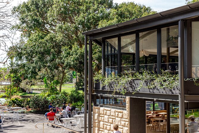 Picnic in the Royal Botanic Gardens for 2 - Who will enjoy this most