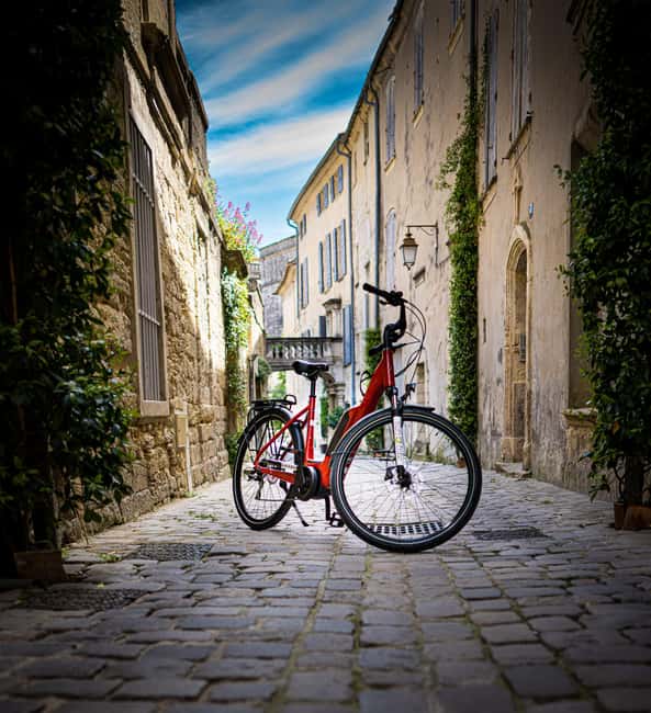 Picnic next to Lavender fields by e-bike - What the smartphone route changes