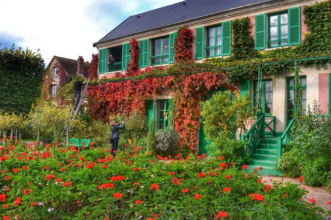Private 5-hour Round Transfer to Giverny, Claude Monet museum from Paris - Who will get the most from this trip
