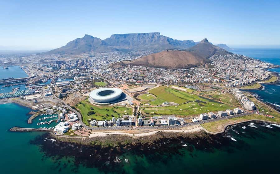 Private Cape Peninsula + Kirstenbosch Garden Guided Tour - From Clifton to Hout Bay, the day starts with ocean views