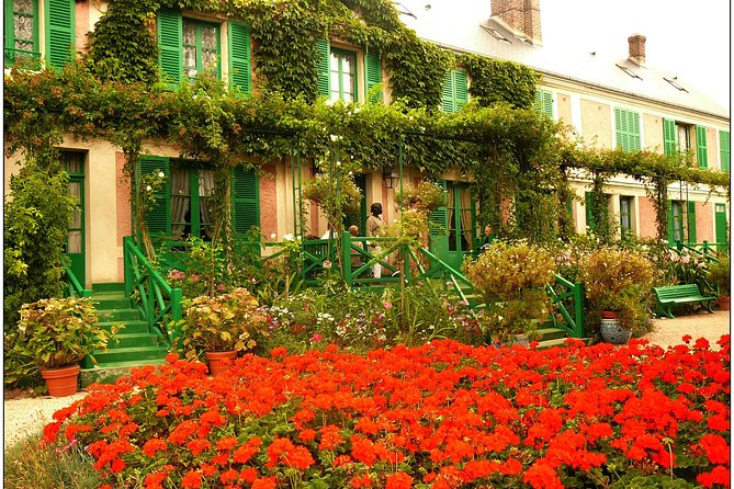 Private Car Trip to Giverny Garden from Paris - Monet’s house and studio: allow a full hour if you can