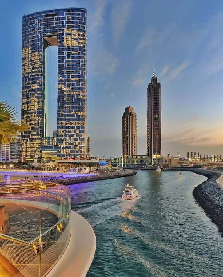 Private Dubai CityTour with Miracle Garden or Global Village - Downtown, Jumeirah, and the city’s famous photo stops