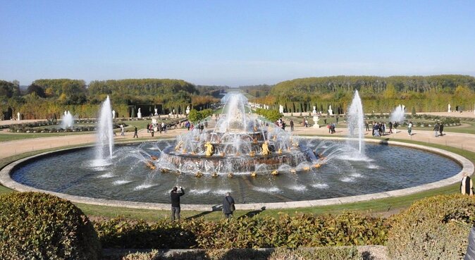 Private Full Day Tour to Versailles and Giverny from Paris with Hotel Pick Up - Why this private day trip works