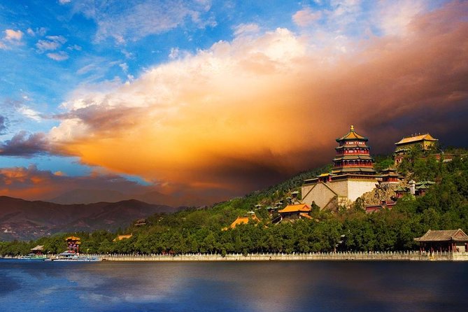 Private Garden Tour: The Summer Palace and Beijing Botanical Garden - Entering the Summer Palace through the East Palace Gate