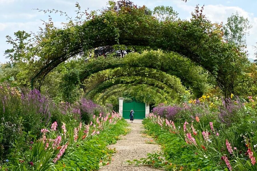 Private Giverny Monet’s House & Gardens Trip from Paris - Guided or self-guided: which option fits you?