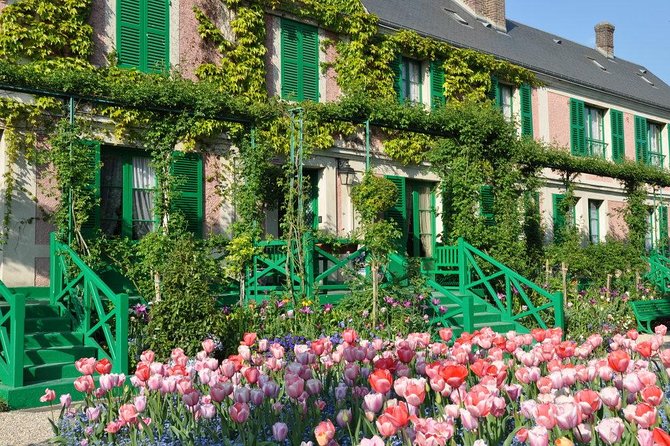 Private Giverny & Versailles Day Trip with Lunch & Hotel Transfers from Paris - Versailles and the rooms of the Sun King