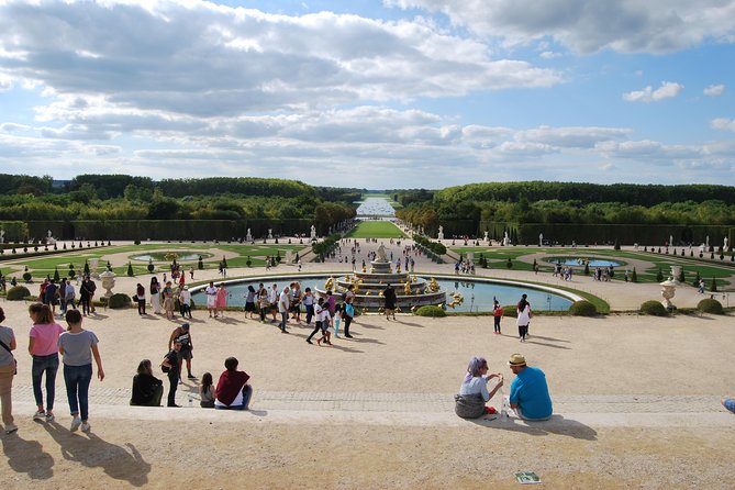 Private Giverny & Versailles Day Trip with Lunch & Hotel Transfers from Paris - Why the small group matters