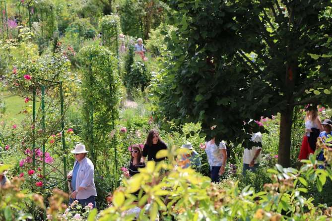 Private Giverny & Versailles Day Trip with Lunch & Hotel Transfers from Paris - Transport, timing, and practical comfort