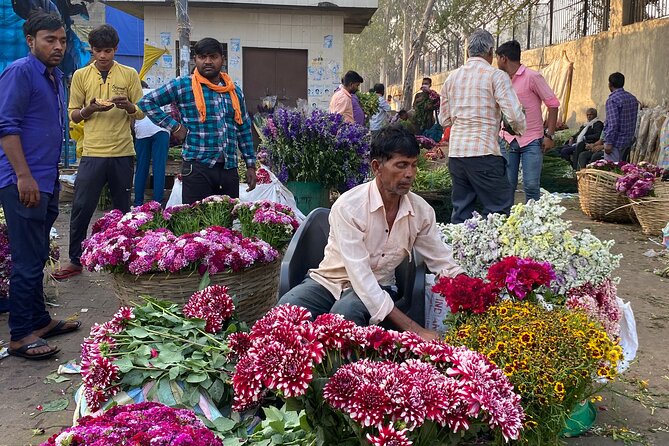 Private Half-Day Delhi Flower Market Tour - Ghazipur at first light: Delhi’s flower trade in motion