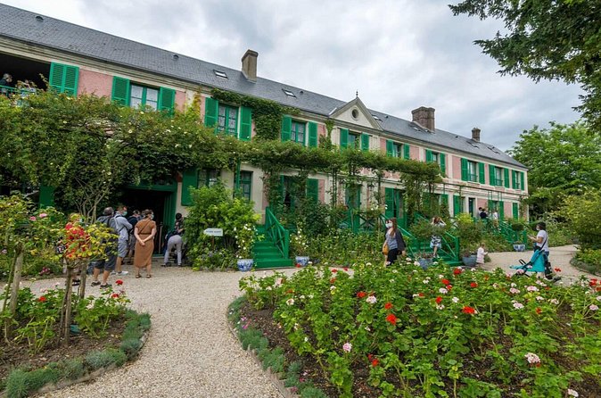 Private Half-Day Tour to Monet's Garden in Paris - An Hour to Walk Through Giverny Village