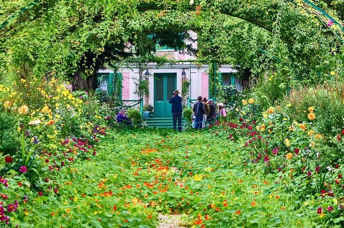 Private Half-Day Tour to Monet's Garden in Paris - The Price: Convenience, Privacy, and a Serious Splurge
