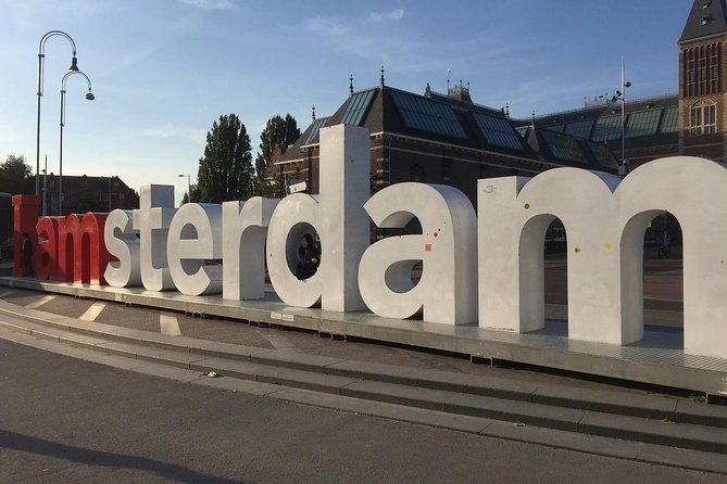 Private Keukenhof Gardens and Tulip Fields Tour from Amsterdam - The driver-host shapes the day